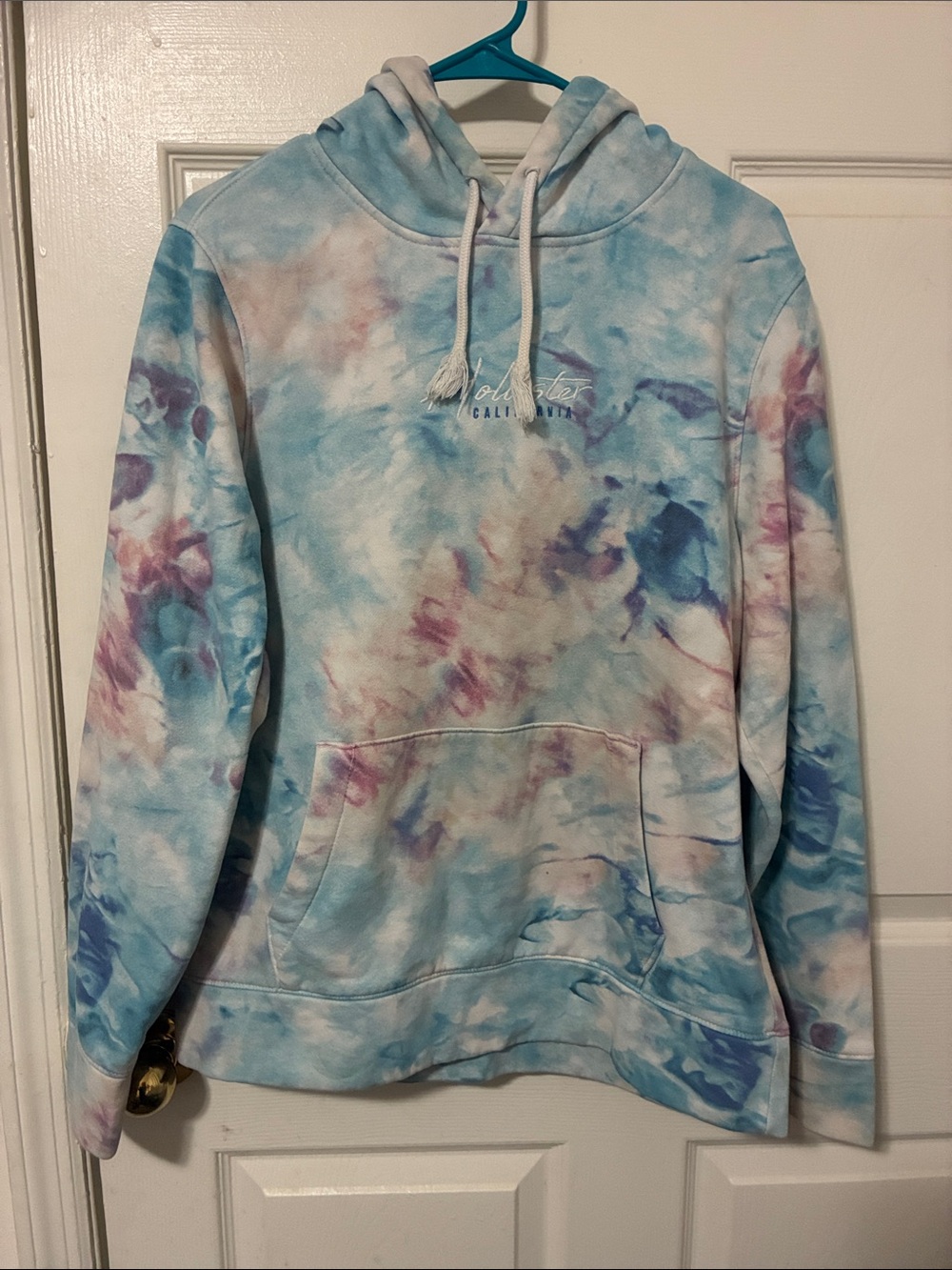 Hollister Tie-Dye Crewneck Hoodie in Blue, Purple & Cream
